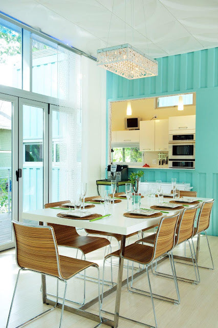 Glassberg Container House – Reinvented for the Tropics by Hybrid Cargotecture