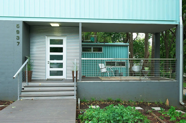Glassberg Container House – Reinvented for the Tropics by Hybrid Cargotecture