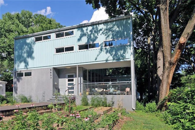 Glassberg Container House – Reinvented for the Tropics by Hybrid Cargotecture