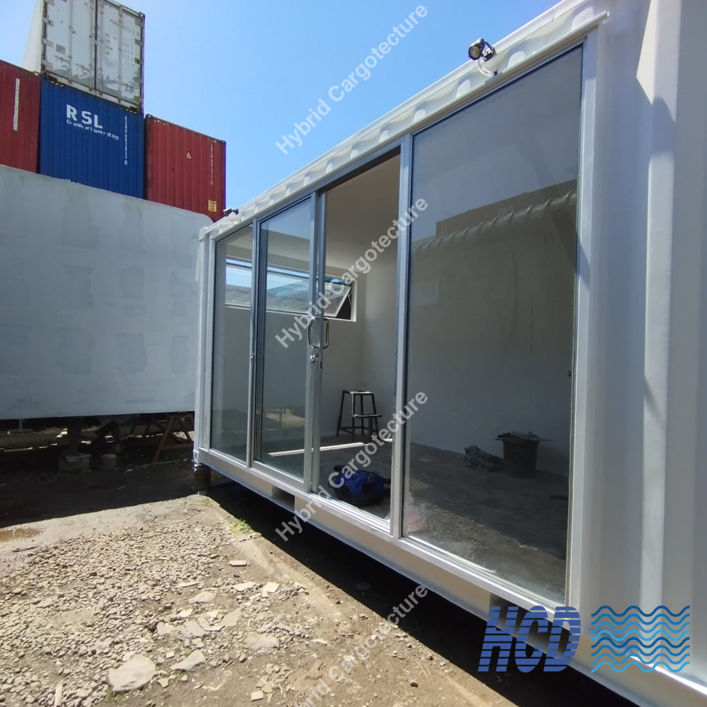 20Ft Hybrid Hotel Chalet – Luxury Container Stay In Neluwa