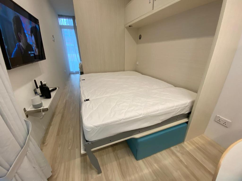 Shipping Container Hotel at Haw Par Villa – Singapore