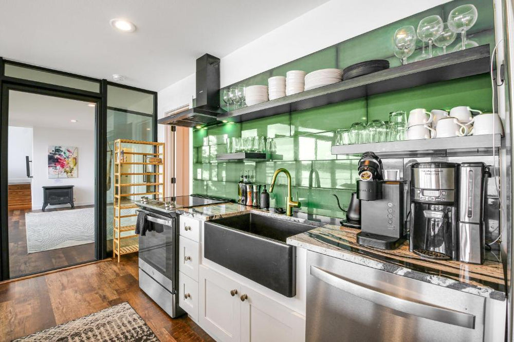 Luxury Container Home by the Lake – Hot Springs Design