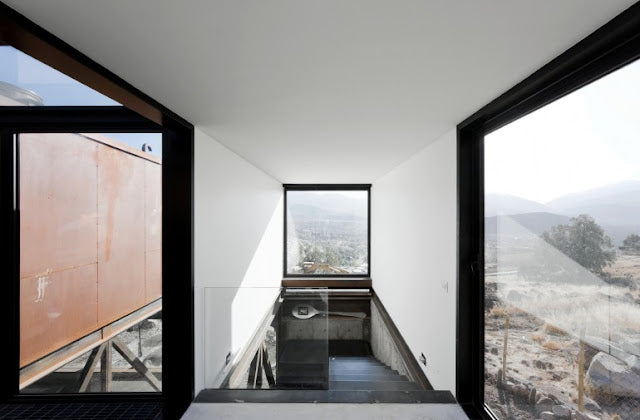 Caterpillar House – Shipping Container Home, Santiago, Chile