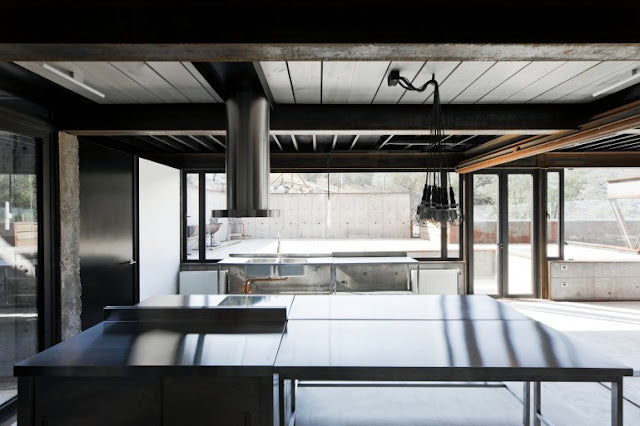Caterpillar House – Shipping Container Home, Santiago, Chile