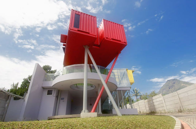 Contertainer – Shipping Container Polyclinic and Library, Indonesia