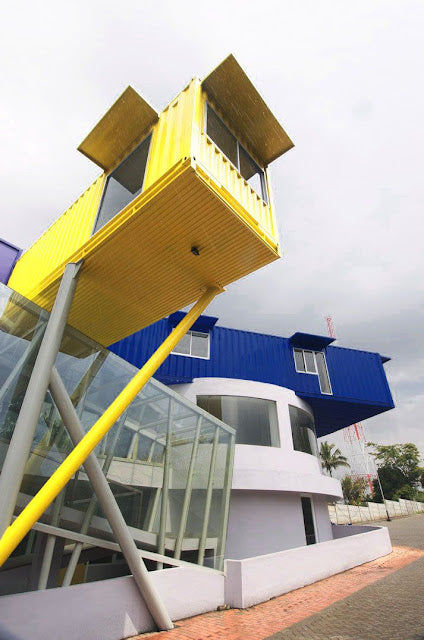 Contertainer – Shipping Container Polyclinic and Library, Indonesia