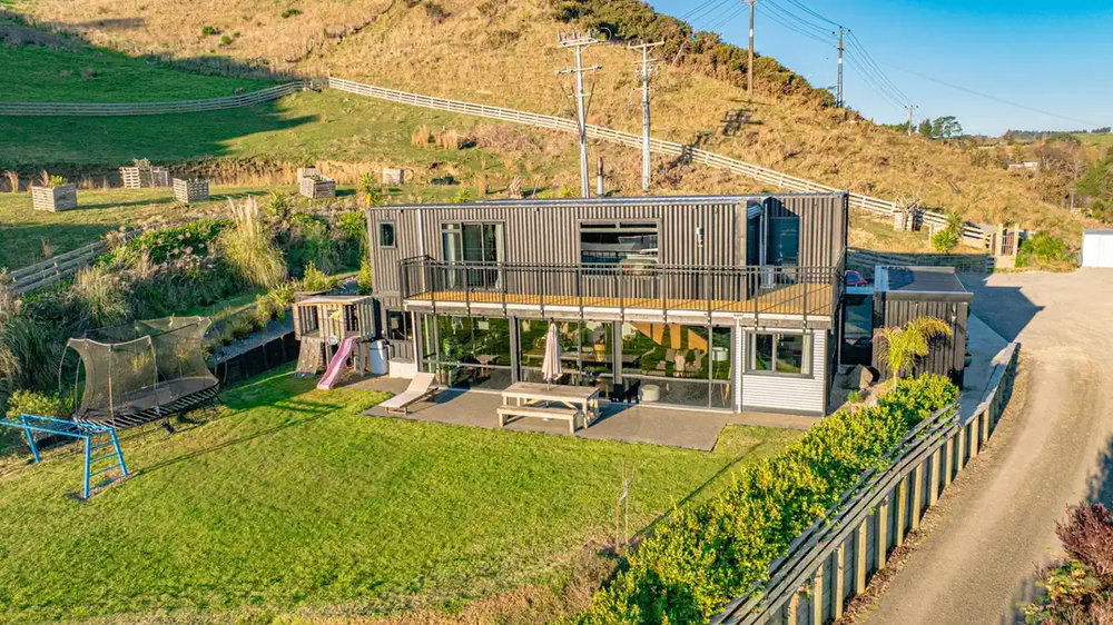 Durable 3-Bedroom Hybrid Shipping Container Home – Whanganui, New Zealand