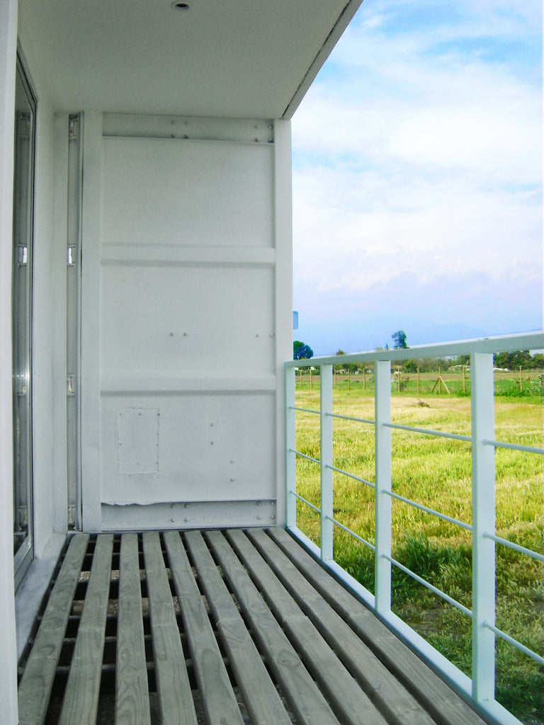 Earthquake-Resistant Modular Shipping Container Home