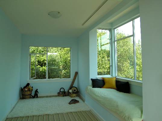 Refrigerated Shipping Container Home, San Francisco, California