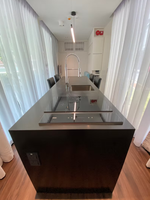 Tiny Pod at One-North – Singapore’s First Pop-Up Container Hotel