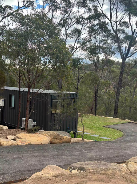 Tiny Bush Escape – Blue Mountains Container Retreat
