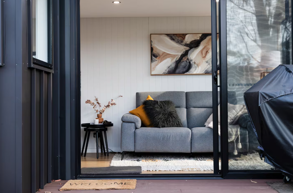 Tiny Bush Escape – Blue Mountains Container Retreat