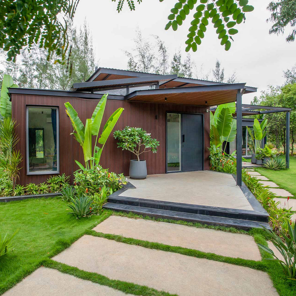 Modern Hybrid Container Home