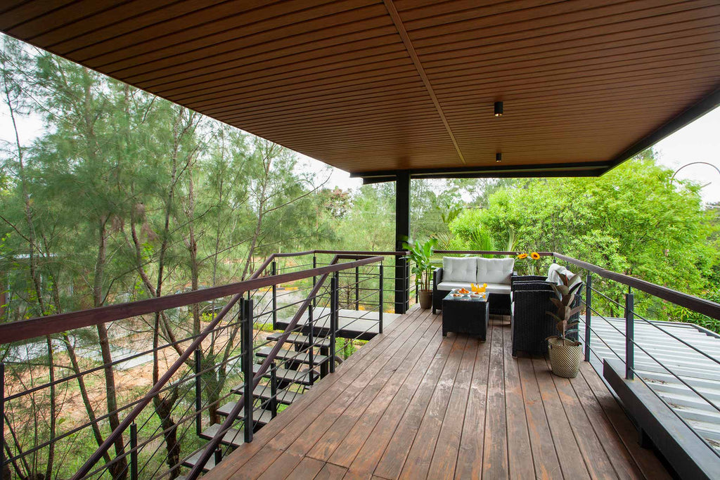 Modern Hybrid Container Home