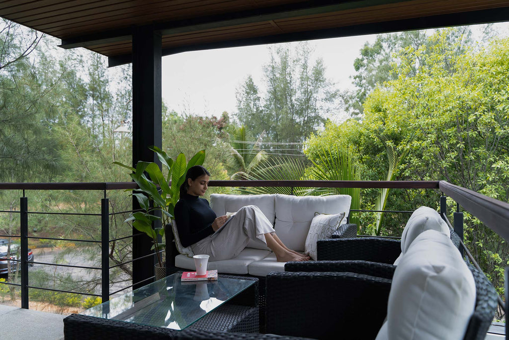 Modern Hybrid Container Home