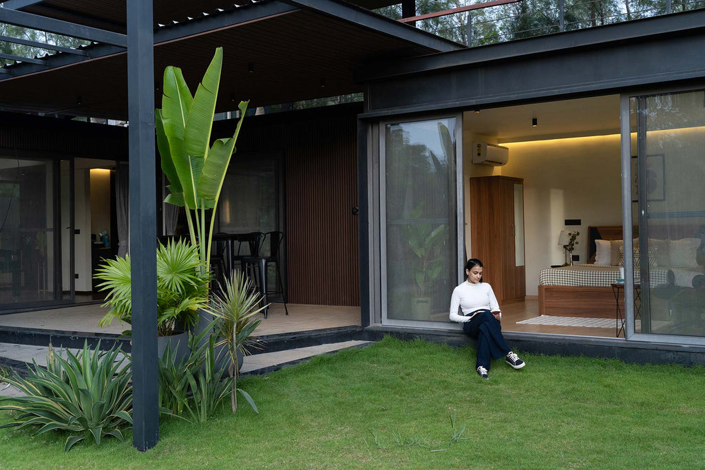 Modern Hybrid Container Home