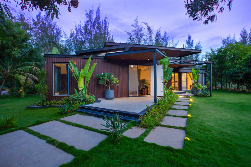 Modern Hybrid Container Home