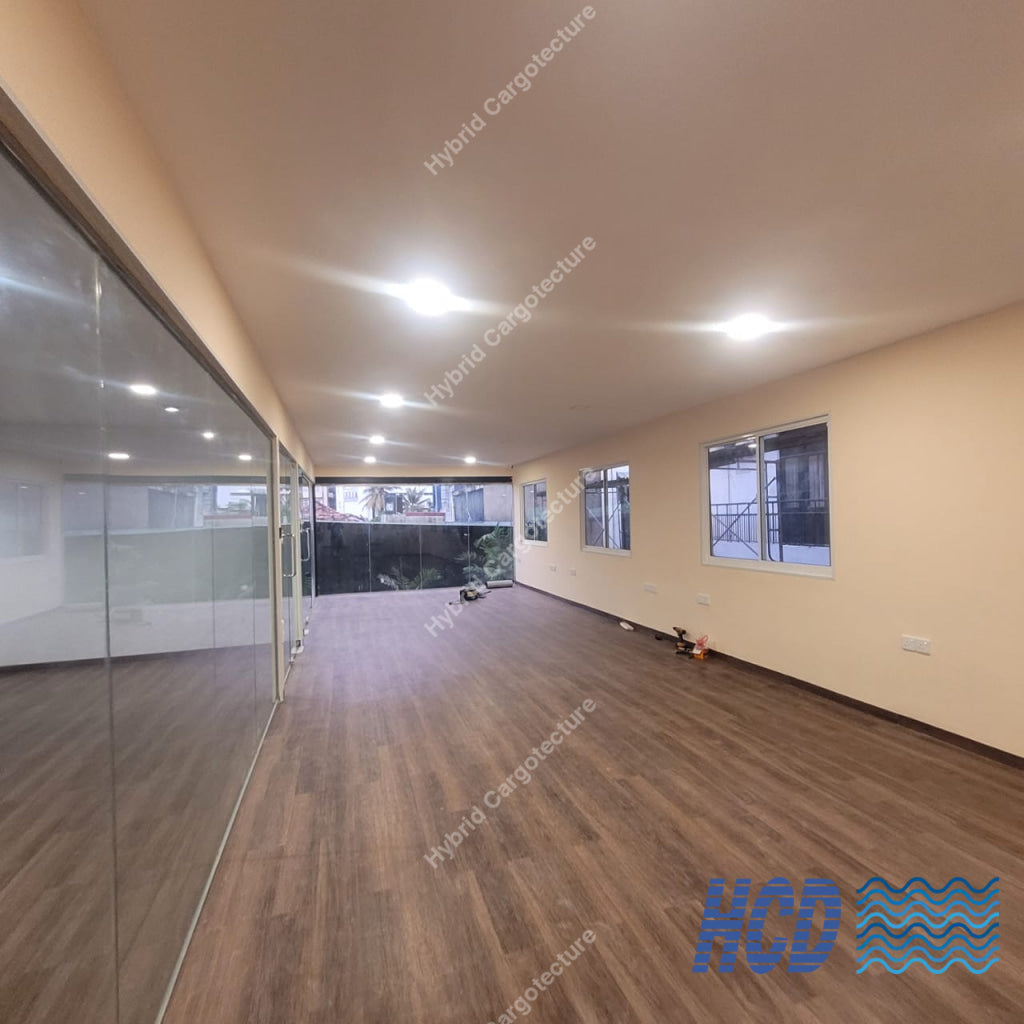 HCD Macktiles commercial steel building and showroom glazing during construction