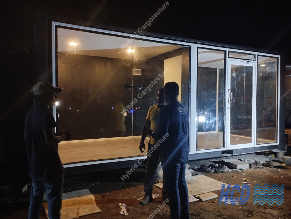 Yokohama Tyre Shop – Built by Hybrid Cargotecture for Unimo Enterprises