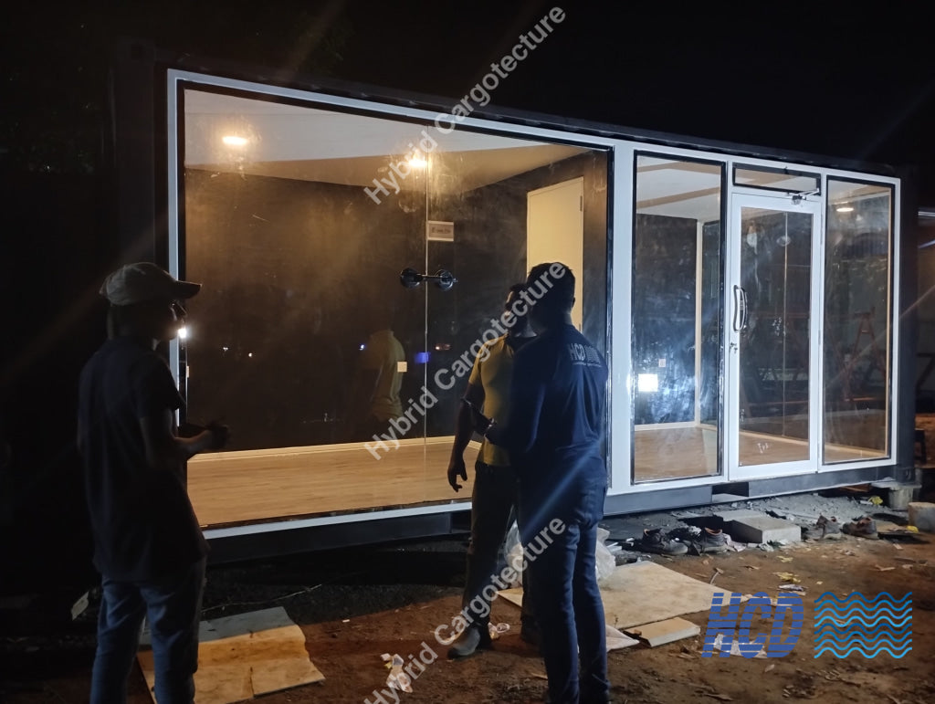 Yokohama Tyre Shop – Built by Hybrid Cargotecture for Unimo Enterprises