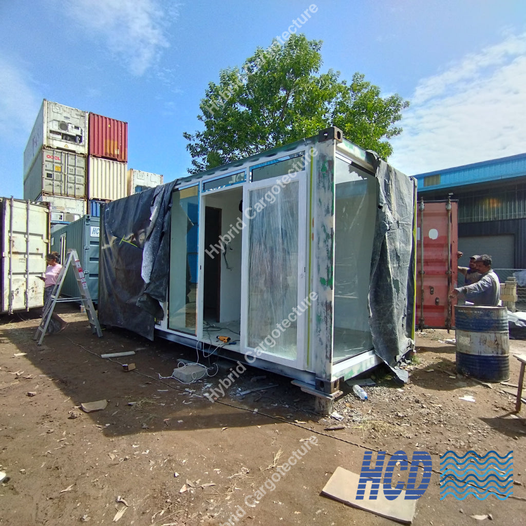 Yokohama Tyre Shop – Built by Hybrid Cargotecture for Unimo Enterprises