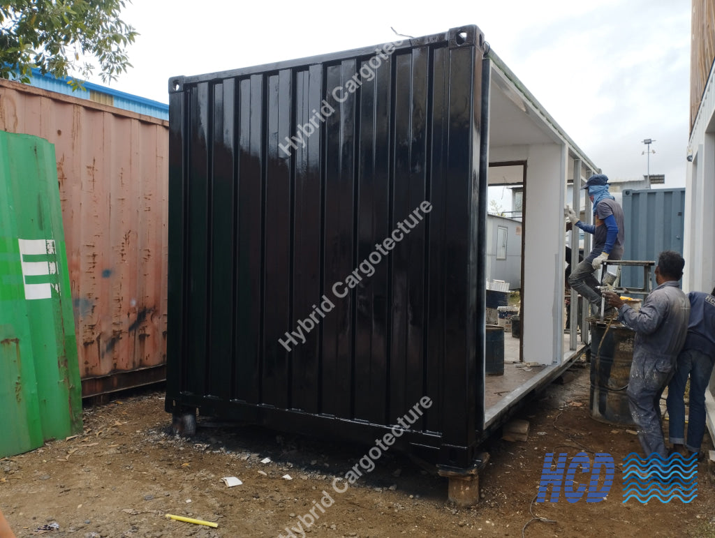 Yokohama Tyre Shop – Built by Hybrid Cargotecture for Unimo Enterprises