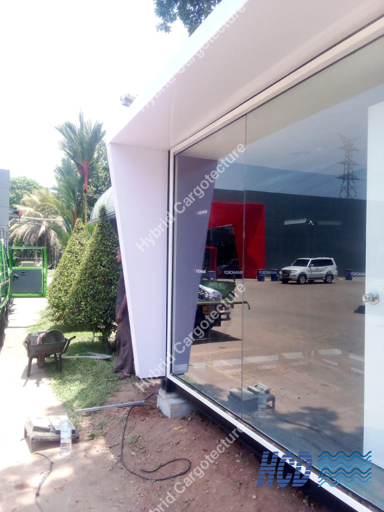 Yokohama Tyre Shop – Built by Hybrid Cargotecture for Unimo Enterprises